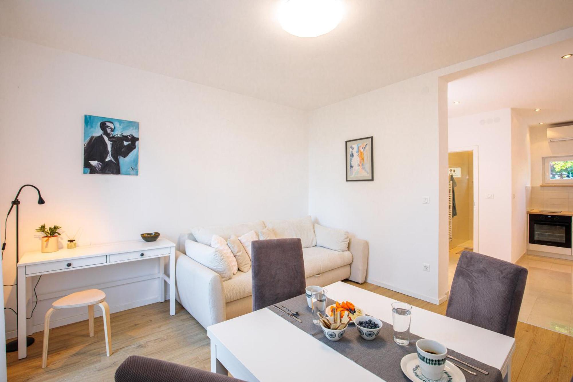 Santa Fuma Apartment โรวีน ภายนอก รูปภาพ