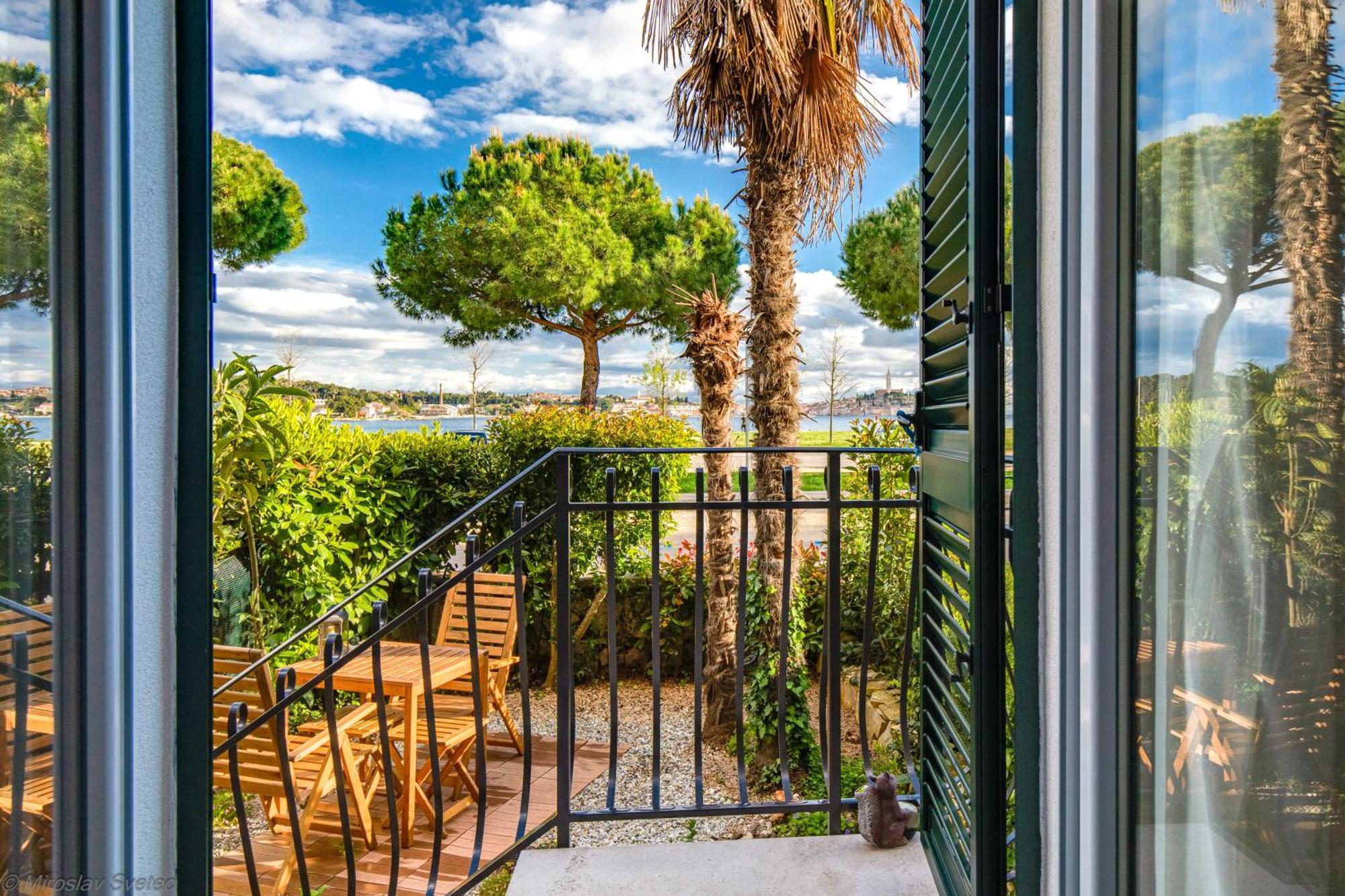 Santa Fuma Apartment โรวีน ภายนอก รูปภาพ